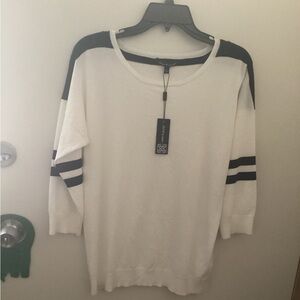 Gable & Gauge top. Size Large.